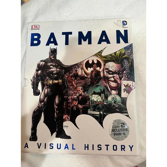 Batman:A Visual History by Matthew Manning HC Book Complete w Prints 2014 - Picture 1 of 4